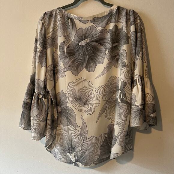Loft Hibiscus Tiered Bell Sleeve Top Floral Blouse Sz LP Floral Workwear Career - Picture 9 of 9